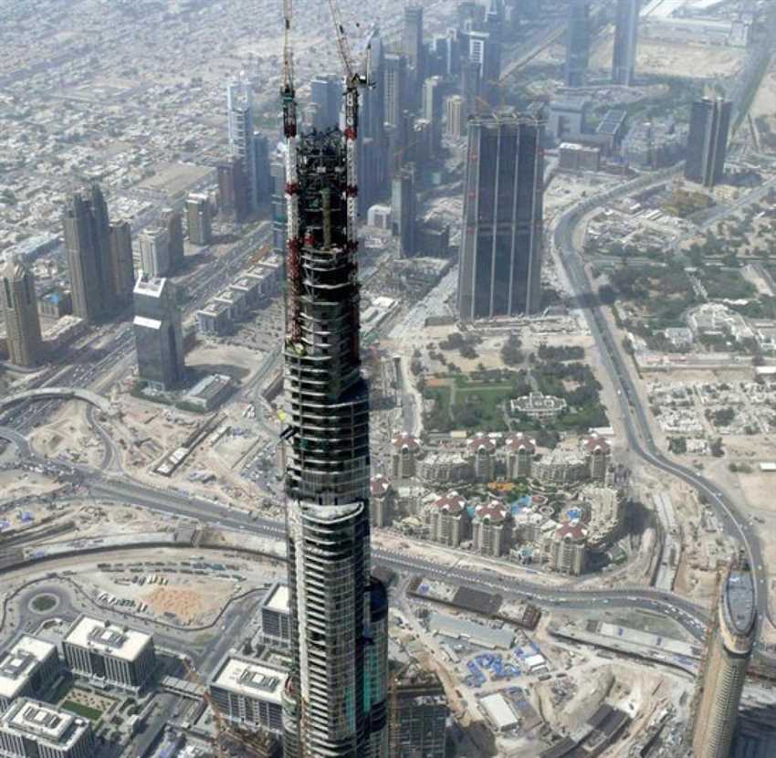 Der Burj Khalifa im Vergleich zu anderen Wolkenkratzern