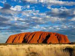 Wie hoch ist der Ayers Rock in Australien?