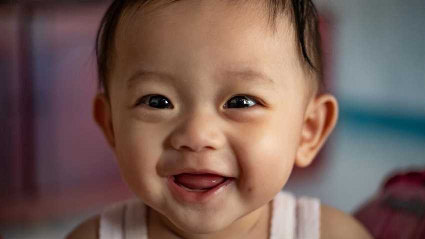 Wie man Babys zum Lachen bringen kann